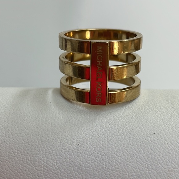 Michael Kors Tri Stack Gold Tone Ring. - Picture 3 of 5